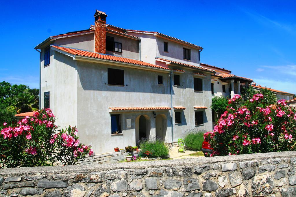 Korsa Apartment Sveti Lovreč Pazenatički エクステリア 写真